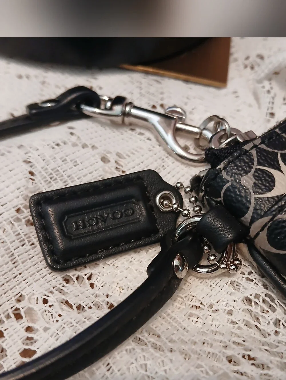 Coach wristlet black